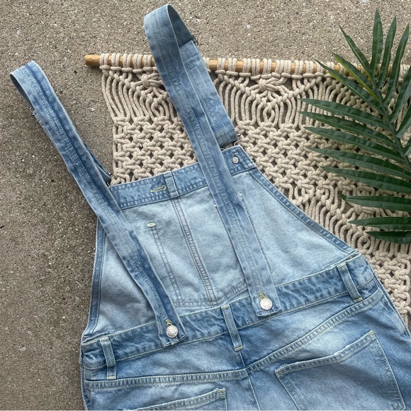 We The Free Distressed Jean Shorts Overalls (Shortalls) Size 27 - Picture 8 of 8
